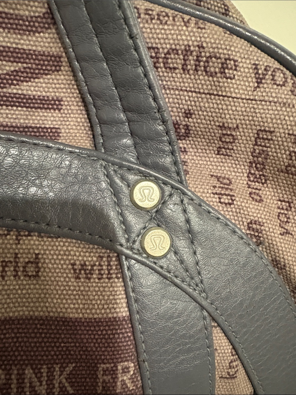 lululemon athletica Y2K vintage printed gym bag - Picture 3 of 6